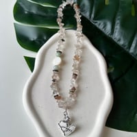 تعليقه سياره حجر بيج رمادي