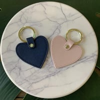 ميدالية مفتاح جلد بدون طباعه اسم