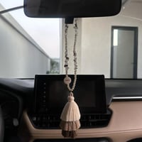 تعليقه سياره خرز مع هدب