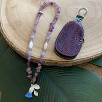 تعليقه سياره بنفسجي