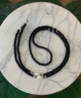 تعليقه جوال خرز اسود مطفي (بودي كروس )