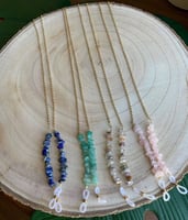 سلاسل نظاره مع حجر