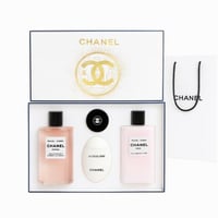 مجموعة شانيل مع الكيس الأصلي