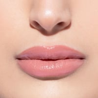 Option B She is Faumos Lip gloss-P Talk