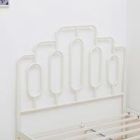 سرير مفرد معدني أبيض