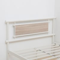 سرير مفرد معدني أبيض