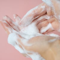 غسول رغوة سنتيلا لشد المسام و التنظيف العميق