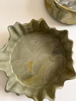 مجموعة تقديم (متعرج الأطراف) - لون عشوائي