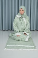 شرشف صلاة مشلح بكلف أنيقة مع سجادة