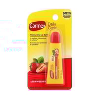 مرطب شفاه طبي بالفراولة من كارميكس 10غ