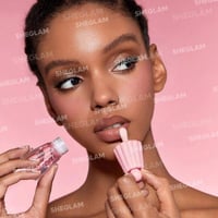 ي واو زيت ملمع ومرطب شفاه من شجلام - بيري انفولفد