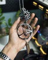 تعليقة سيارة مع الدعاء والاسم بإطار دائري