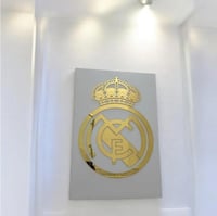 لوحة جدارية فاخرة بشعار نادي ريال مدريد الأسباني