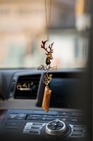 تعليقة غزال و كسرة العود على طلبك