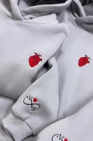 هودي القلب مطرز بحروف مخصصة