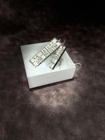 ميدلية او تعليقة بأحرف اللوحة