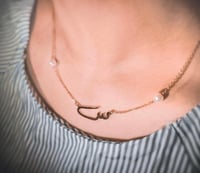 سلسال ناعم ب لؤلؤ أنيق بالحرف