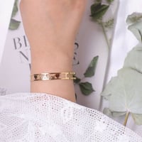 اسواره أنيقه بالاسم