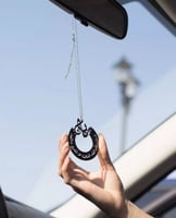 تعليقه سيارة بالاسم