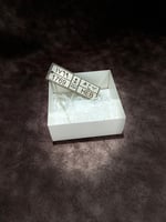 ميدلية او تعليقة بأحرف اللوحة