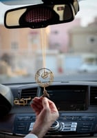 تعليقه سيارة بالاسم