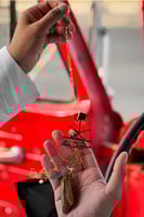 تعليقة سيفين ونخلة و كسرة العود على طلبك