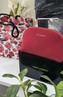 شنطة دلتشي قبانا أحمر مع الكيس