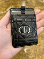 حامل بطاقات مع مرايه ديور للجوال