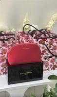 شنطة دلتشي قبانا أحمر مع الكيس