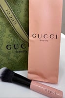 فرشة مكياج قوتشي مع الكيس