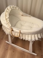 سلة موسى + قاعدة خشب ابيض