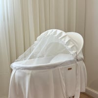 مهد مواليد (سلة موسى) لون ابيض - بدون قاعدة