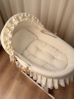 سلة موسى + قاعدة خشب ابيض