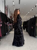 عباية D666 - شتوية نصف بشت قماش مخمل بطبعات - ليلك...