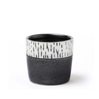 كوب فلات وايت قهوة لونين اوف وايت و اسود بلمعة فضي...