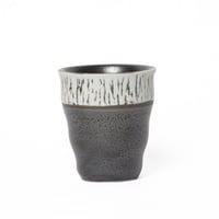 كوب كابتشينو قهوة لونين اوف وايت و اسود بلمعة فضي...