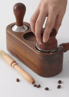 قاعدة خشبية مناسبة للمكبس والبورتافلتر والموزع - م...