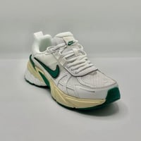 حذاء نايكي V2K run