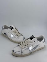 سنيكر نسائي جولدن جوس