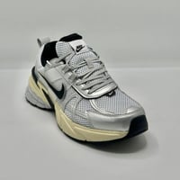 حذاء نايكي V2K run