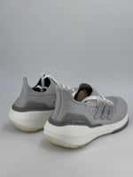 حذاء للرياضة من اديداس الترابوست