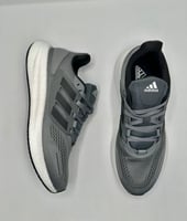 حذاء للرياضة من اديداس الترابوست