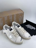 سنيكر نسائي جولدن جوس