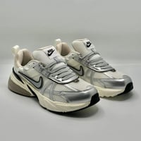 حذاء نايكي V2K run