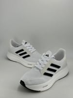 حذاء للرياضة من اديداس الترابوست