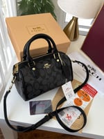 شنط كوتش حجم19