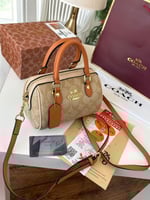 شنطة كوتش - COACH