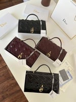 شنط ديور بجميع ملحقاتها