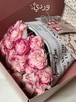 بوكس ورد وكيك 4 انش وكرت