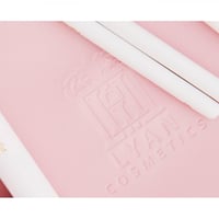 فرش مكياج من ليان كوزمتكس - الإصدار الأول